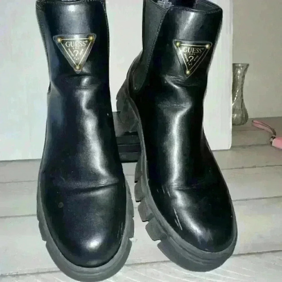 GUESS Women's Hestia Chelsea Boot Black - Picture 1 of 7